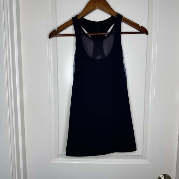 Lululemon Mesh With Me Tank Top Size‎ 4 - Picture 2 of 6